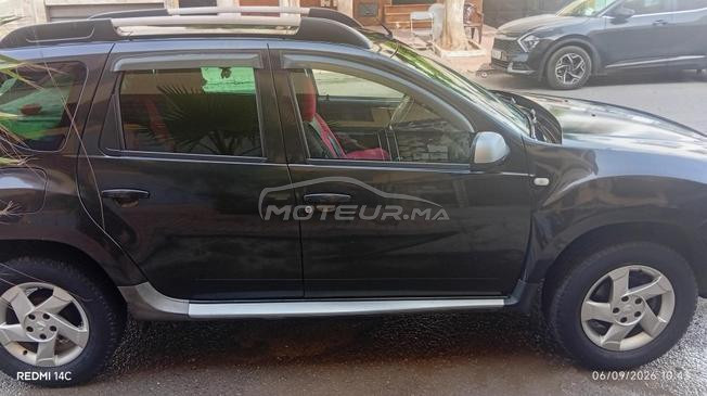 voiture dacia Duster modèle 2012 