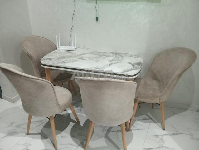 Table Basse Moderne avec Chaises