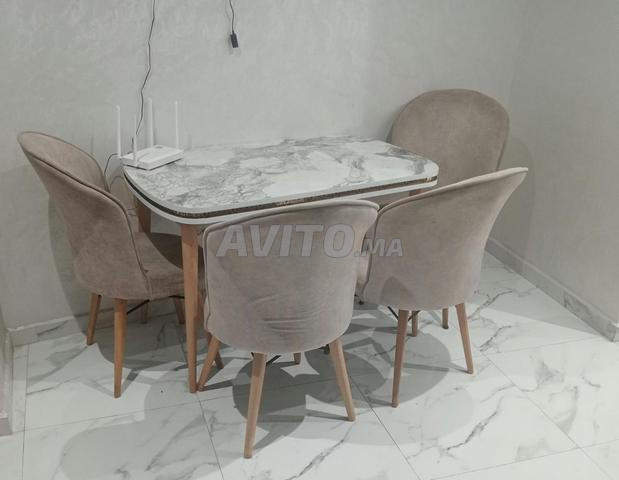 Table Basse Moderne avec Chaises - 2