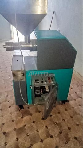 Nouvelle machine d'extraction et de pressage d'huile d'argan à vendre
