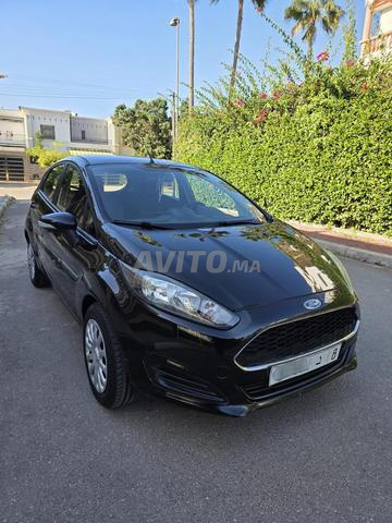 Ford fiesta très neuve