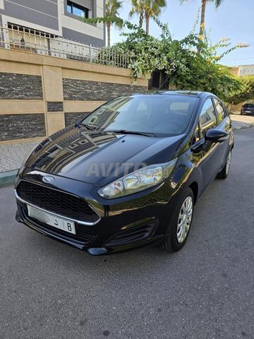 Ford fiesta très neuve