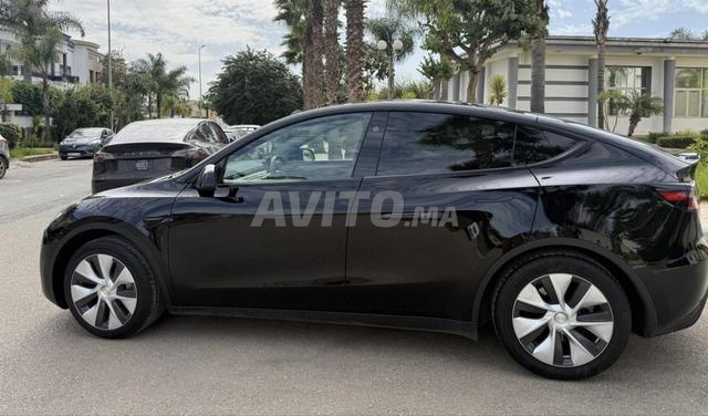تسلا موديل Y AWD بعيدة المدى 7 مقاعد نادرة 2024 - 2