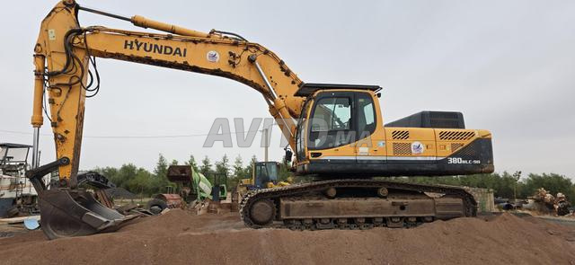 Hyundai 380 - 2
