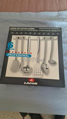 Ustensiles de cuisine sur penderie murale LACOR - 2