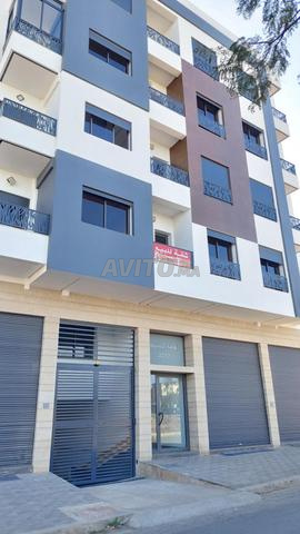 Bureau RDC cour 68m² face Tribunal, 5min Gare