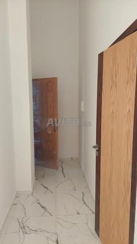 Bureau RDC cour 68m² face Tribunal, 5min Gare