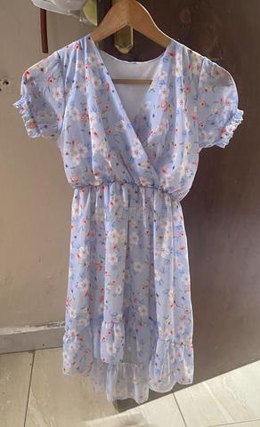 Vêtements filles presque neuf - 2