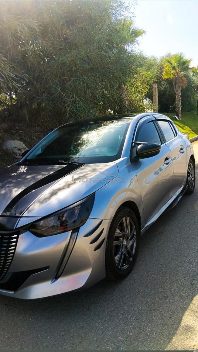 Peugeot 208 Diesel Manuelle 2022 à Tanger