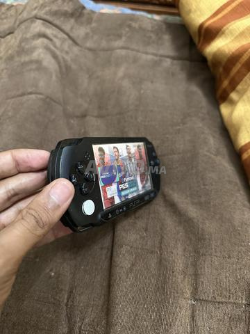 PSP 3000e flashée avec jeux - 2