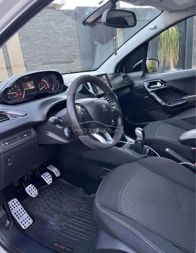 Peugeot 208 model2019 