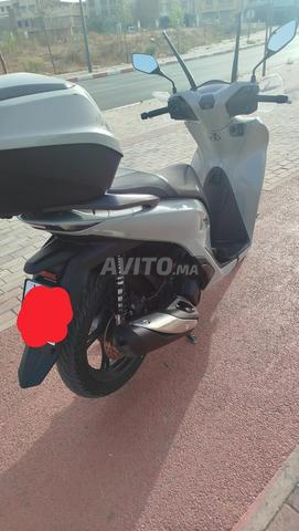 Scooter Honda SH 2025 à emporter, neuf - 2