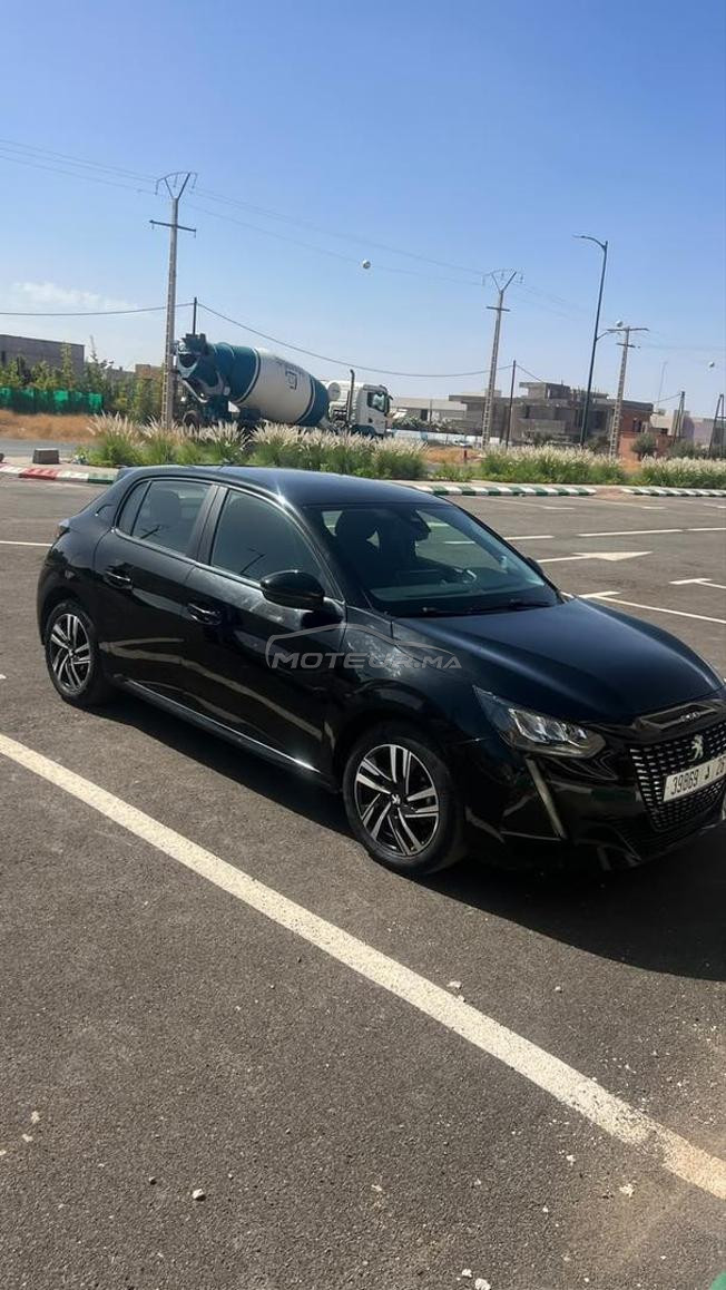 Peugeot 2008 Diesel Manuelle 2023 à Marrakech