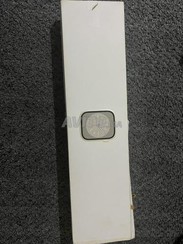 Apple Watch avec bracelet sport – bon état