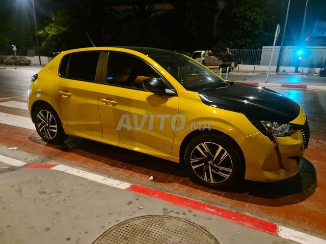 Peugeot 208 très bien - 2