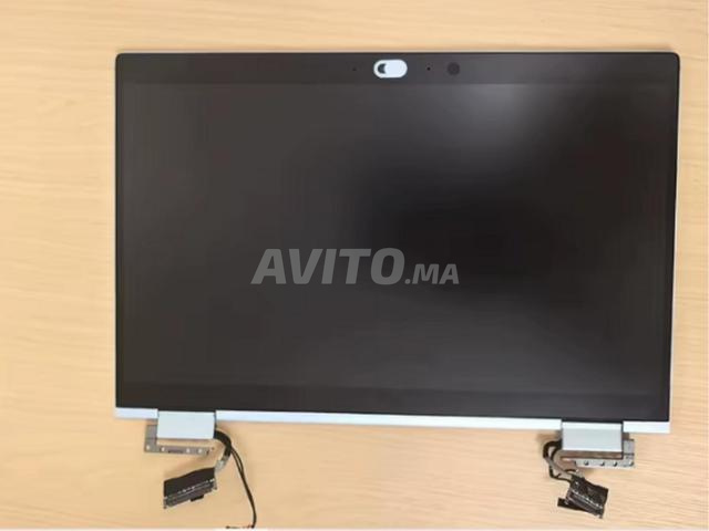 شاشة HP 1030 G2 تعمل باللمس