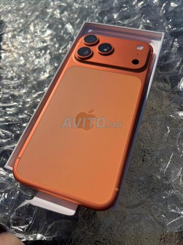 iPhone 17 Pro Max 100 🔋 vient d'avoir un mois esim