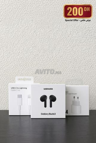 Chargeur et adaptateur et écouteurs - 2