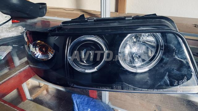 Deux phares pour Audi A4 en bon état - 2