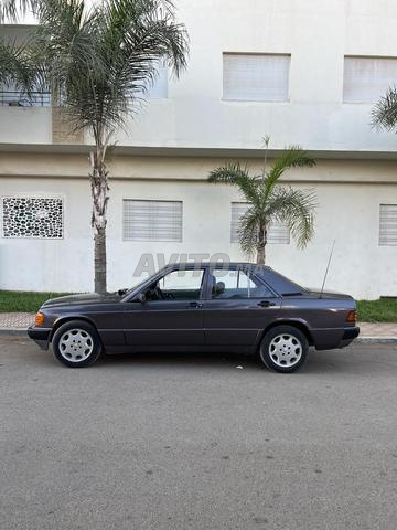 Mercedes 190 - 2