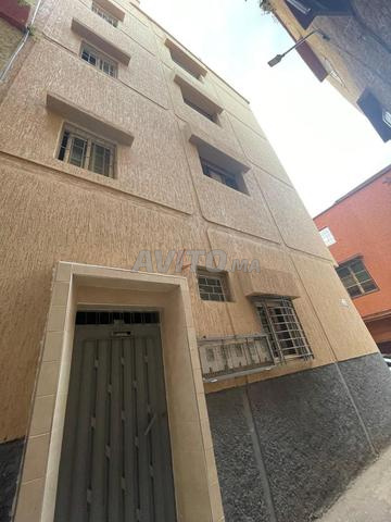 عمارة للبيع بمساحة 90 متر مربع بسلا - 2