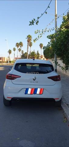 Je mets en vente ma voiture Clio 5 modèle 2023 - 2