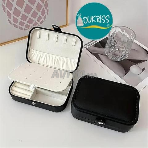 Organisateur de bijoux en cuir Prix 140 Dhs Bénéfice - 2