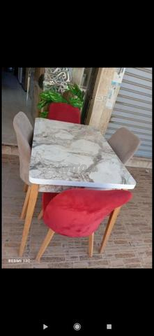 Je vends une table avec 4 chaises livraison gratuite - 2