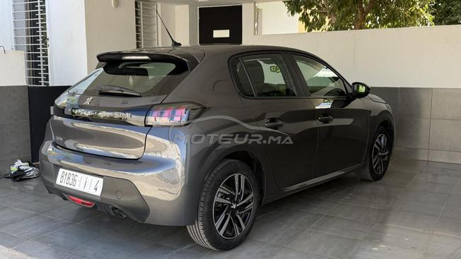 Peugeot 208 Diesel Manuelle 2023 à Rabat