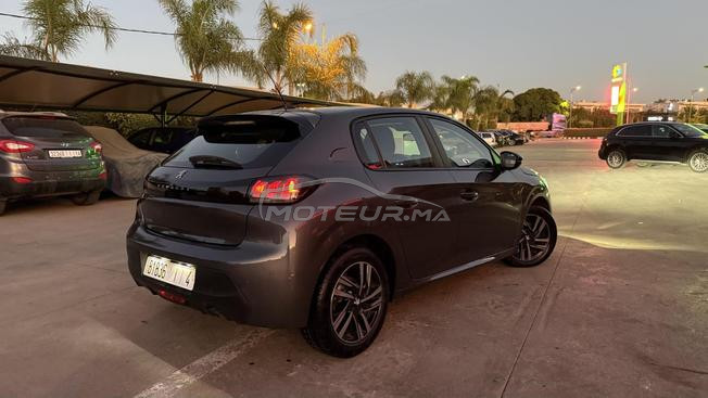 Peugeot 208 Diesel Manuelle 2023 à Rabat