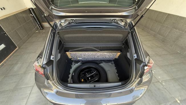 Peugeot 208 Diesel Manuelle 2023 à Rabat