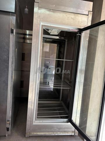 Réfrigérateur professionnel vitrine à porte vitrée – Refroidissement positif   - 2