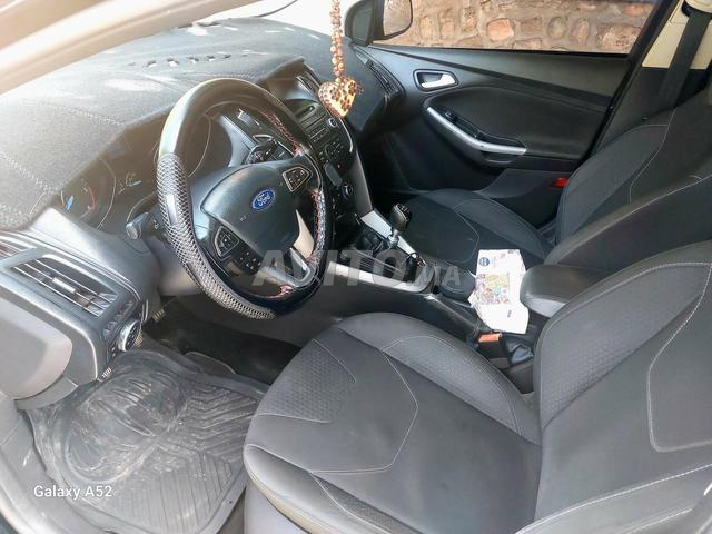 Voiture Ford Focus très bon état à vendre - 2