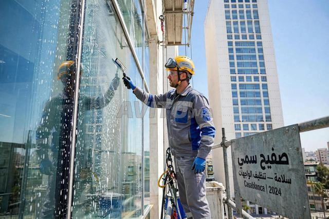 تنظيف زجاج المحلات والعمارات بالدار البيضاء