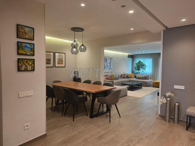 🏡 VENTE D’UN SUPERBE APPARTEMENT DE 165 m² - 2