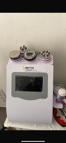 Machine d'esthétique professionnelle Biotek