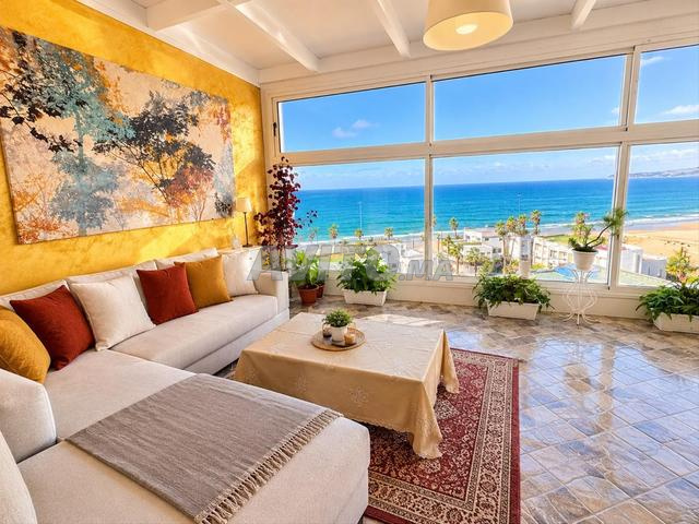 appartement vue sur mer avec piscine
