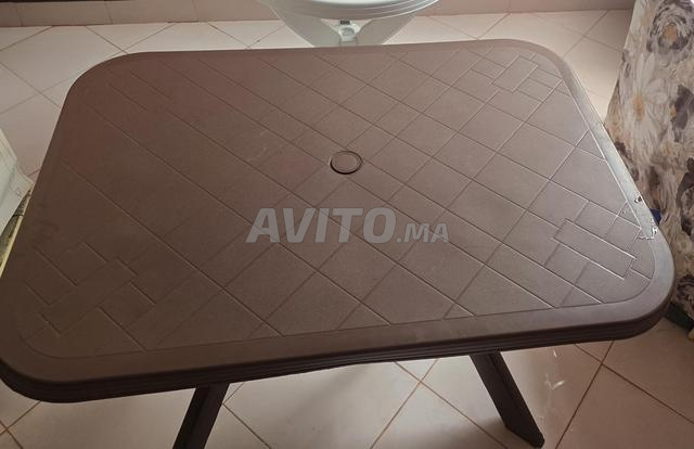 Table comme neuve - 2