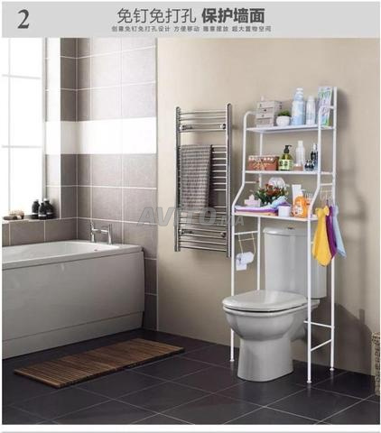 Ajoutez une touche organisée et moderne à votre salle de bain avec des étagères - 2