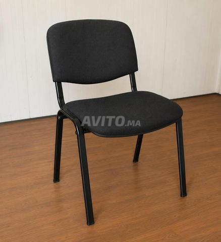 À VENDRE TABLE DE RÉUNION ET CHAISES - 2