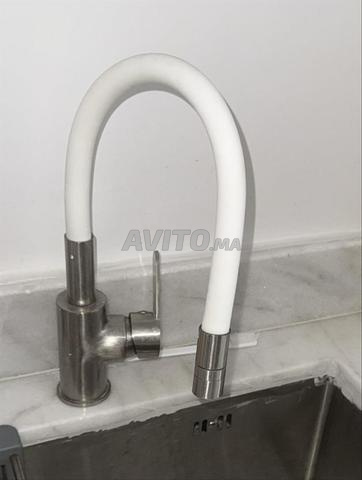 Mitigeur flexible blanc en Unix - 2