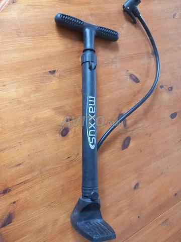 Pompe à vélo et moto