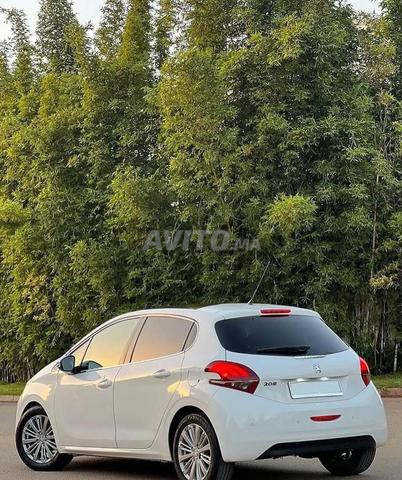 Peugeot 208 fin 2019 panoramique - 2