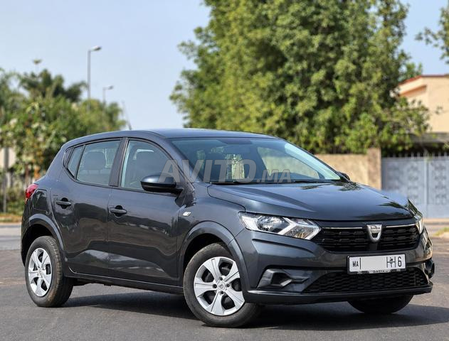 Sandero 2022 KM 20k مزالة جديدة - 2