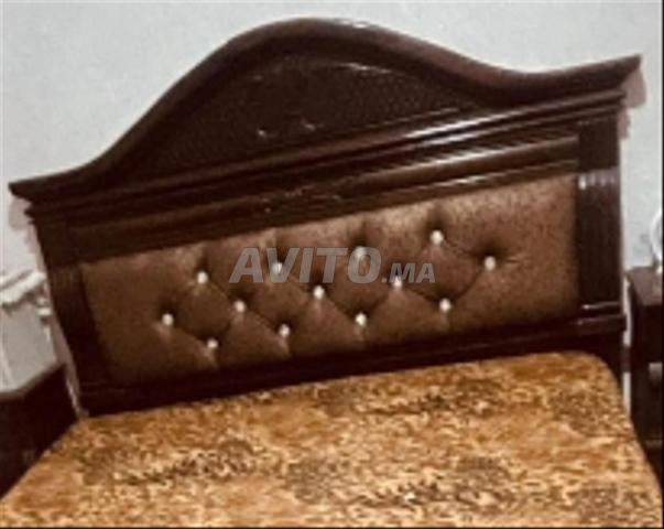 CADRE DE LIT, BOUTEILLE DE GAZ, TAPIS, FOUR - 2