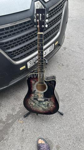 GUITARE DIVERS - 2