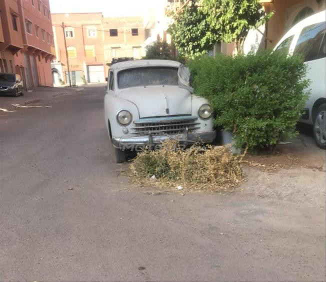 véhicule FIAT 1400