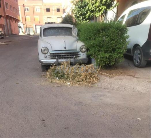 Véhicule FIAT 1400 - 2