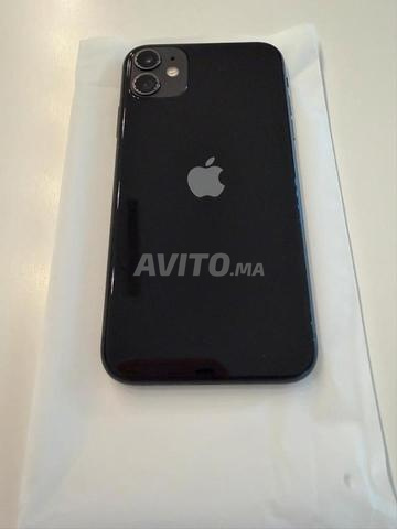 iPhone 11 64 GB - 2