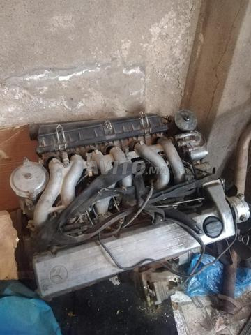 Moteur Mercedes 300 garanti extérieur - 2
